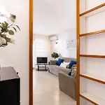 Novelty-primera Linea Mar アパート